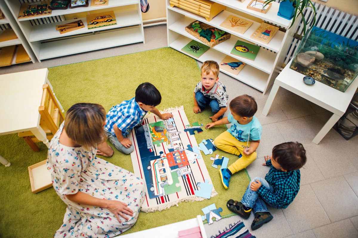 Preschool подмосковье. Мария Монтессори сад. Монтессори сад Воронеж Алиса. Сад Монтессори Москва. Монтессори группа.